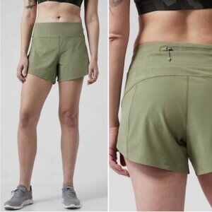 NWOT Athleta Run With It 4.5" Short